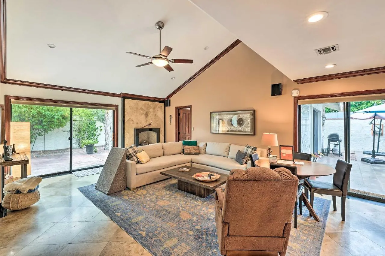 Dom wakacyjny Central Scottsdale Townhouse With Pool Access!