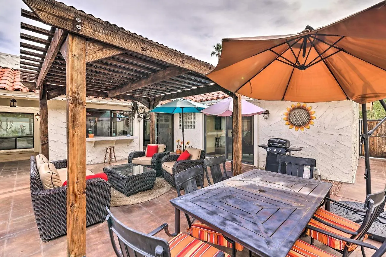 Nyaraló Central Scottsdale Townhouse With Pool Access!