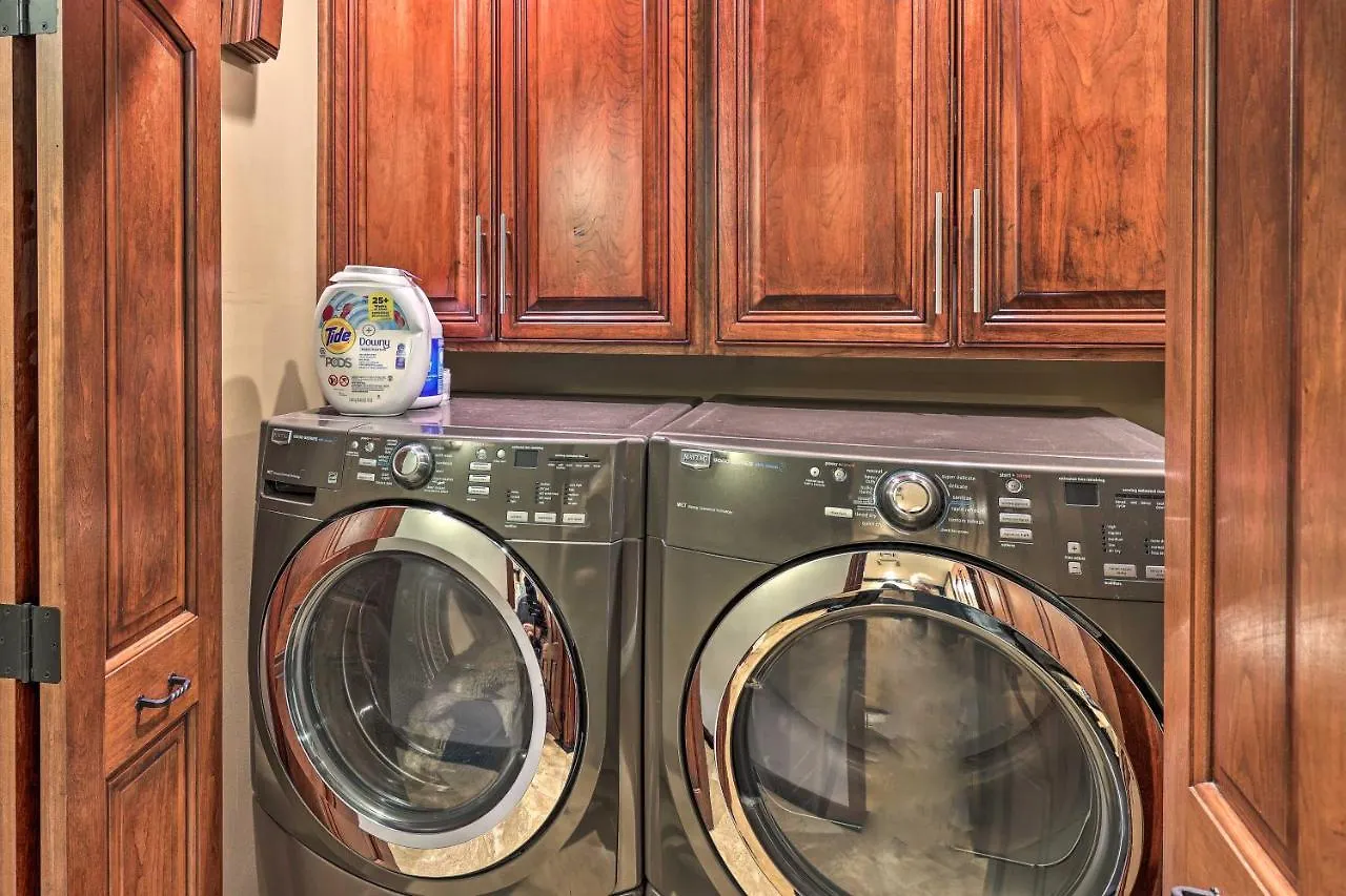 Central Scottsdale Townhouse With Pool Access! 0*,