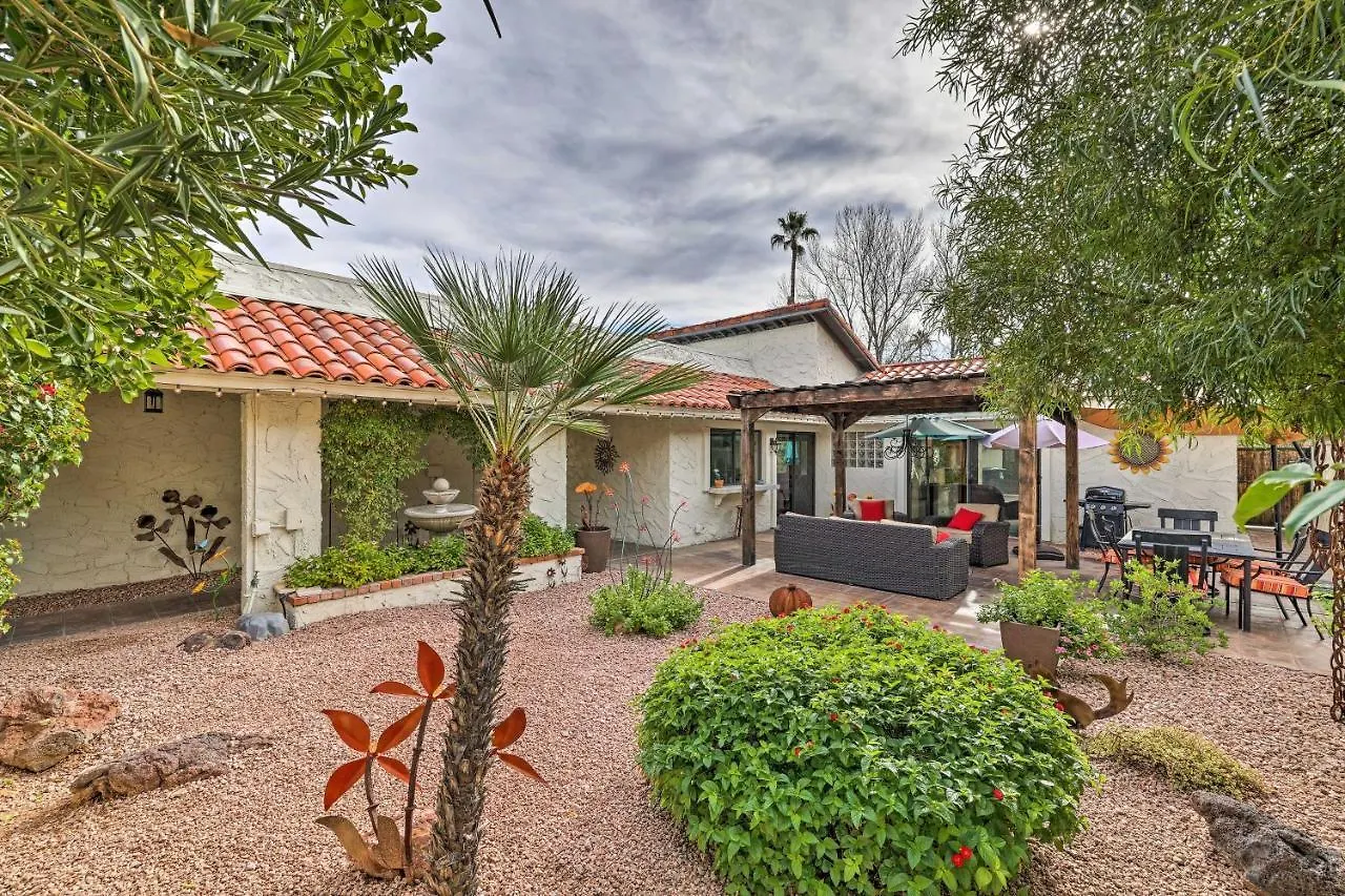 Dom wakacyjny Central Scottsdale Townhouse With Pool Access!